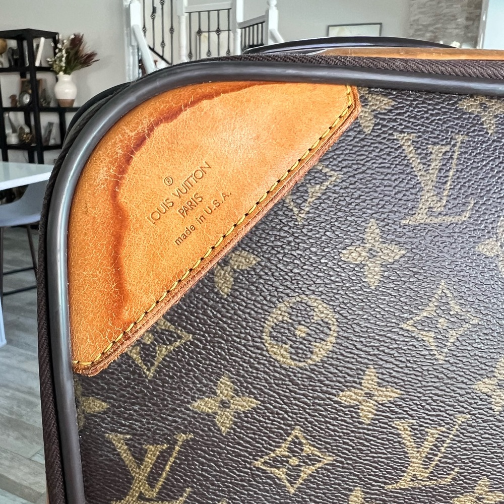 SOLD- Louis Vuitton Pegase 55 rolling luggage suitcase - Picture 5 of 16